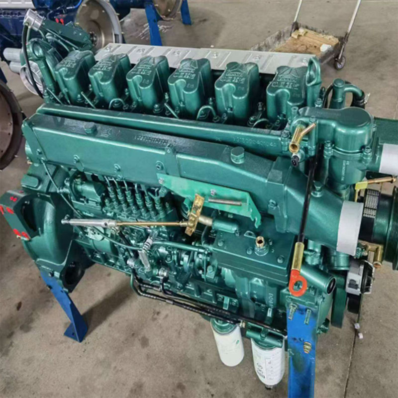 Mesin Diesel Enam Silinder WD61547 Bekas